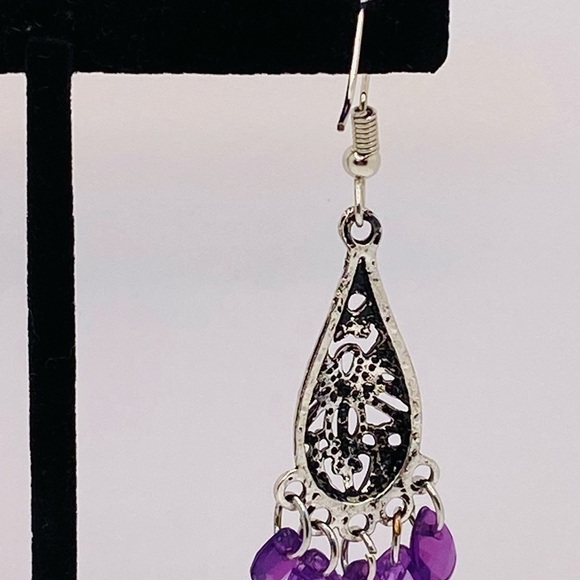 Earrings Dangles Silver Tone Purple acrylic beads - Picture 11 of 11